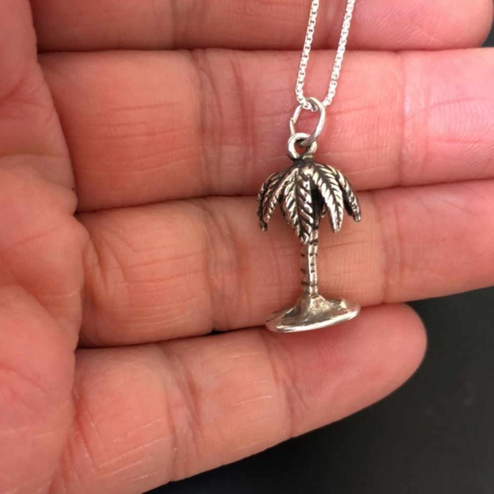 925 Sterling Silver Palm tree on 925 box chain